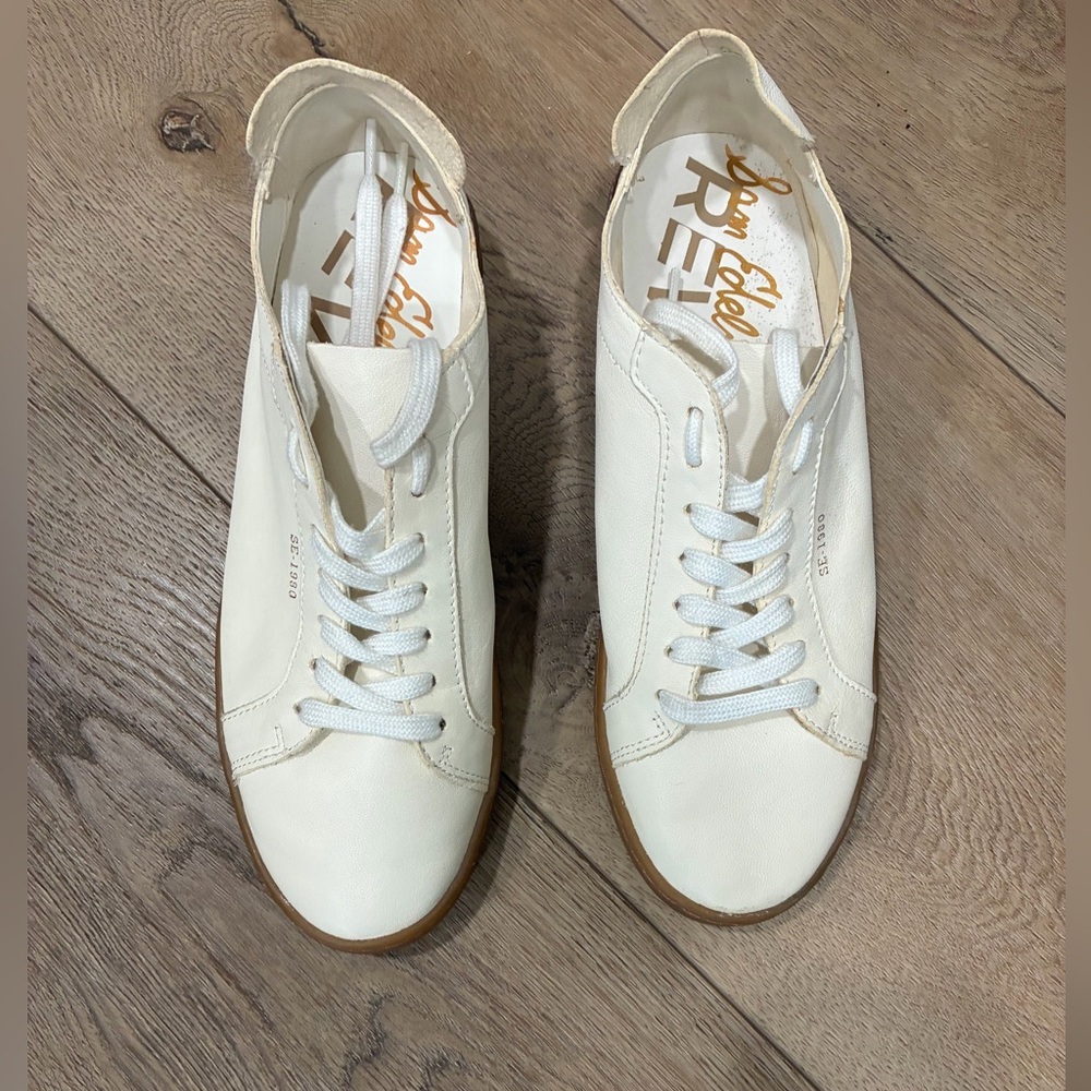 Sam Edelman Jayme sneakers white leather upper and a tan rubber sole Sz 7.5